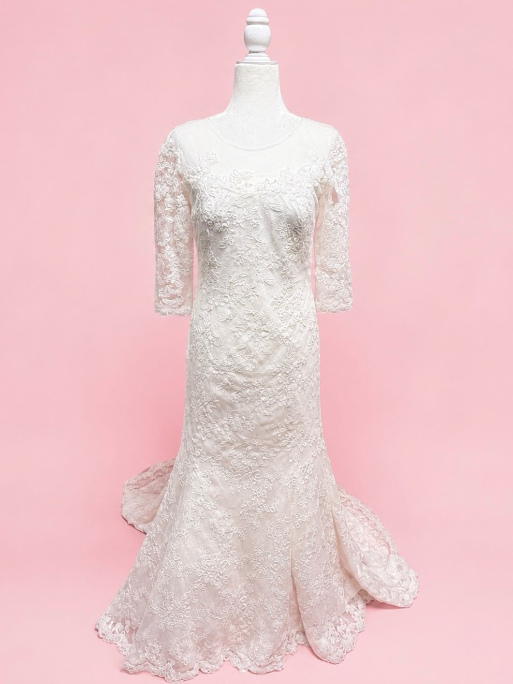 Elegant DaVinci Ivory Lace Bridal Gown with Three-Quarter Sleeves - Picture 2 of 12